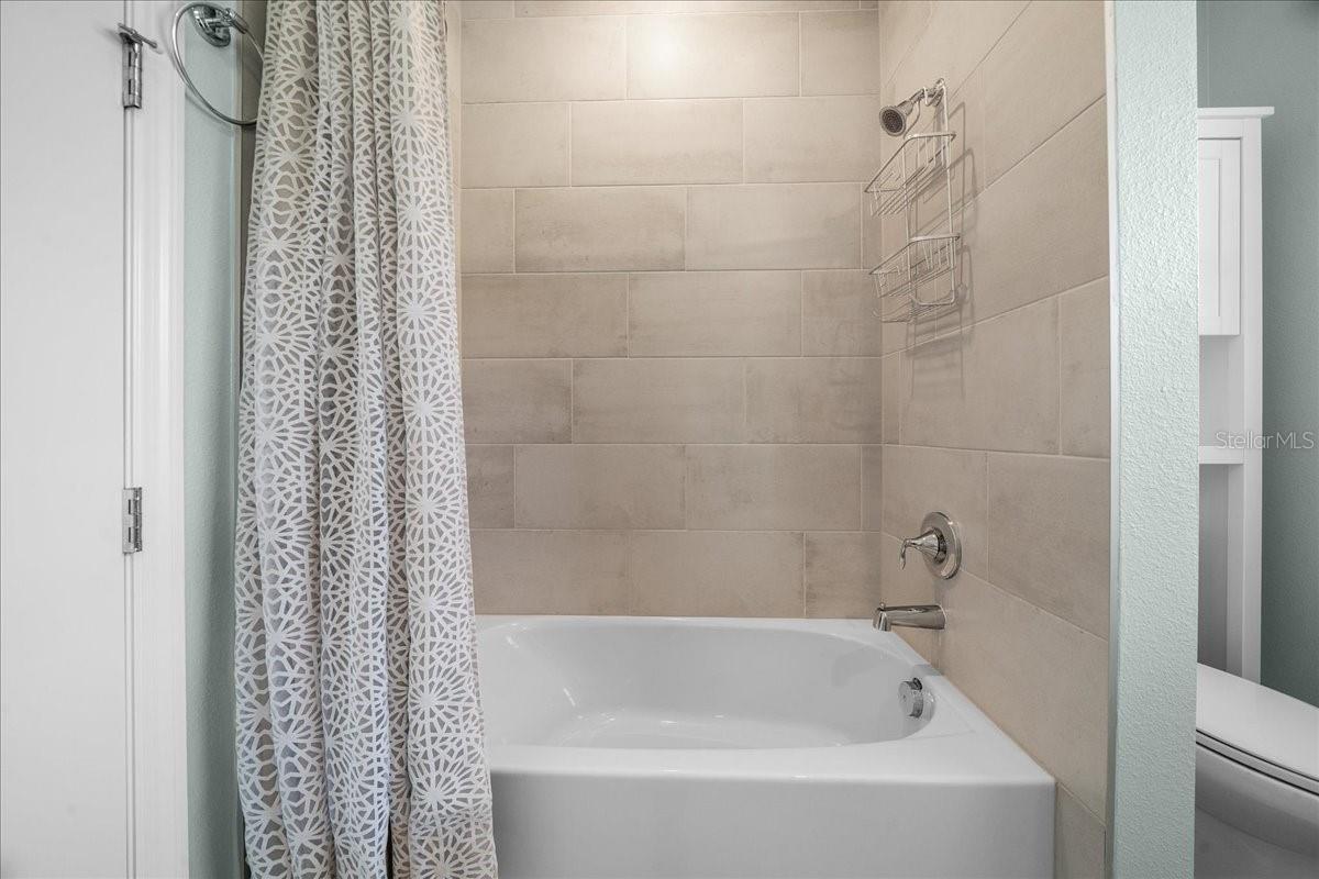 OAK HAMMOCK AT BELLECHASE - Residential