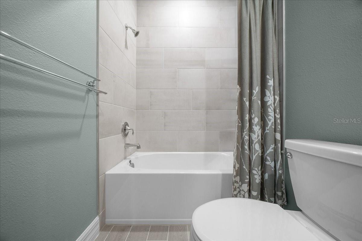 OAK HAMMOCK AT BELLECHASE - Residential