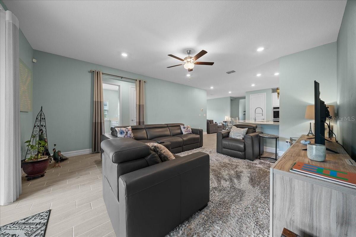 OAK HAMMOCK AT BELLECHASE - Residential