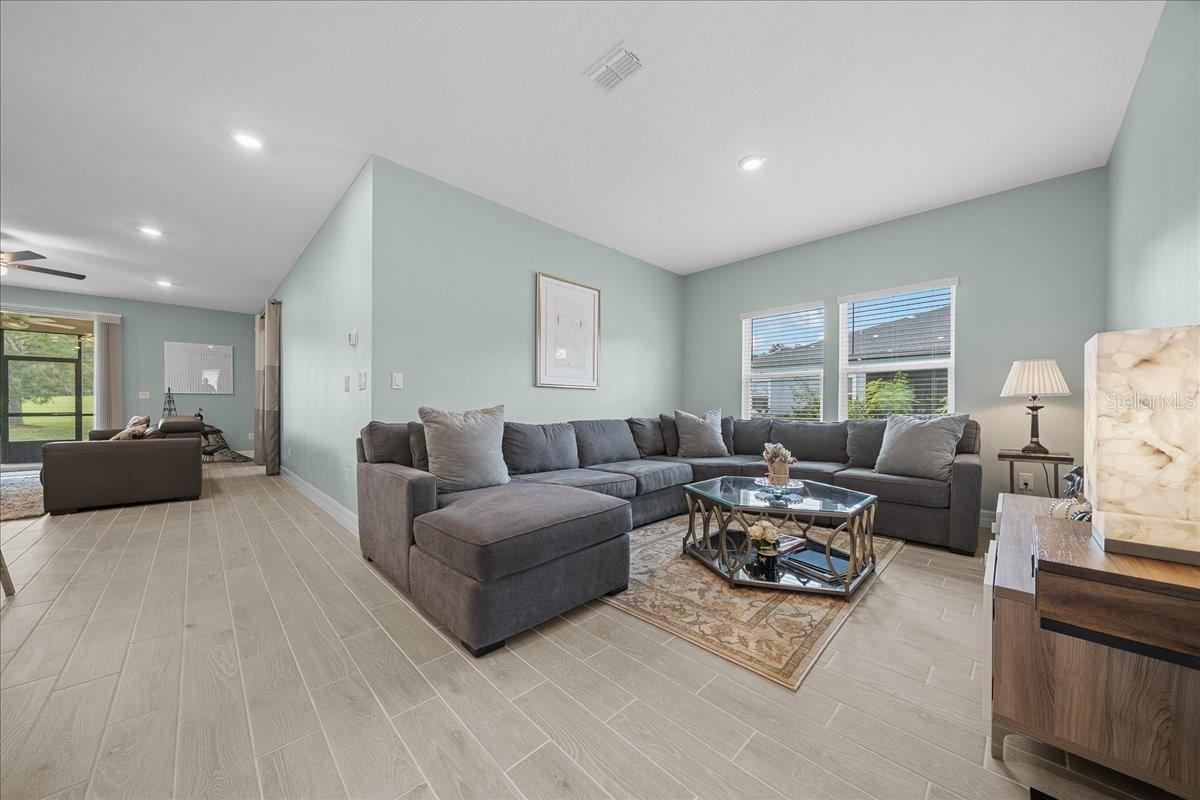 OAK HAMMOCK AT BELLECHASE - Residential