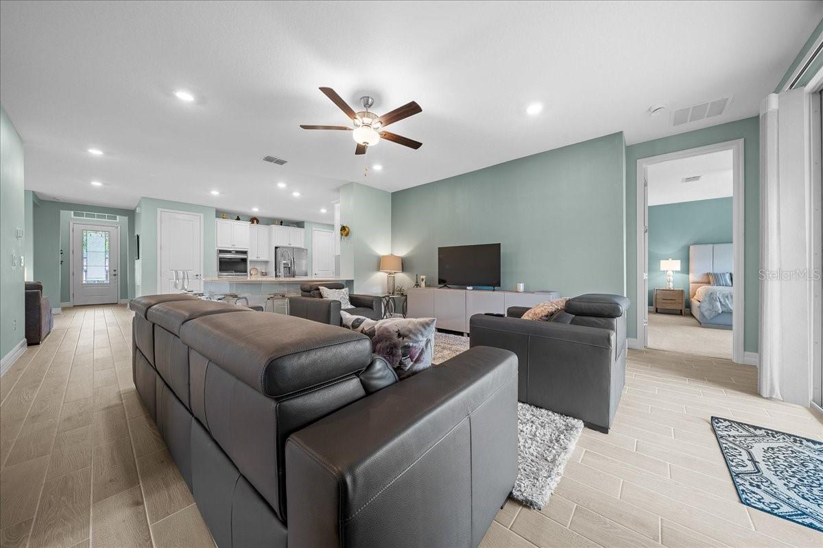 OAK HAMMOCK AT BELLECHASE - Residential