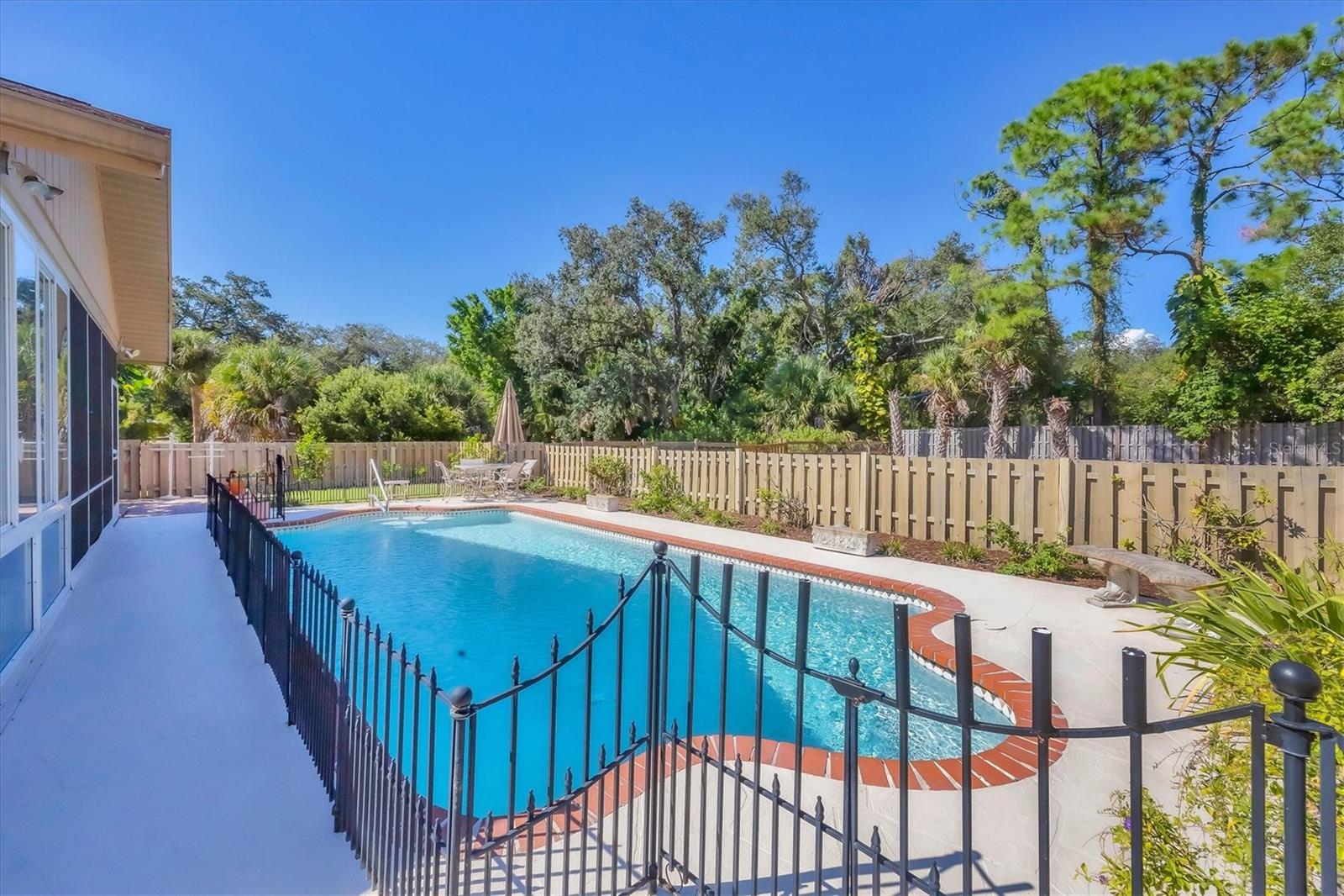 VENICE ACRES - Residential