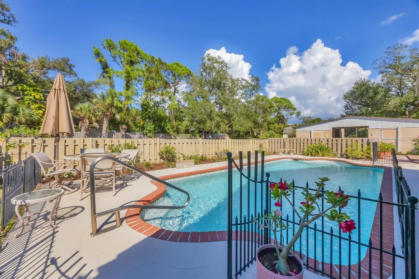 VENICE ACRES - Residential