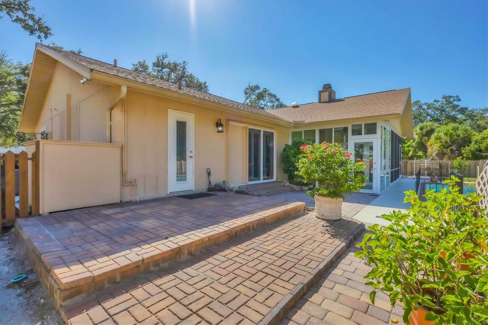 VENICE ACRES - Residential