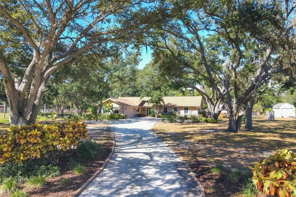 Photo of 2521 Northway Drive, Venice, FL 34292 (MLS # D6144349)