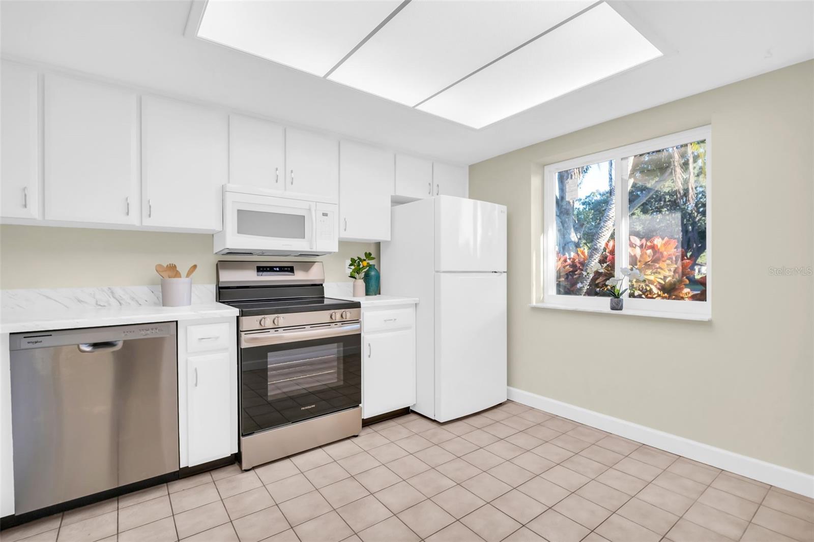 HIGHLAND LAKES VILLAS ON THE GREEN - Residential