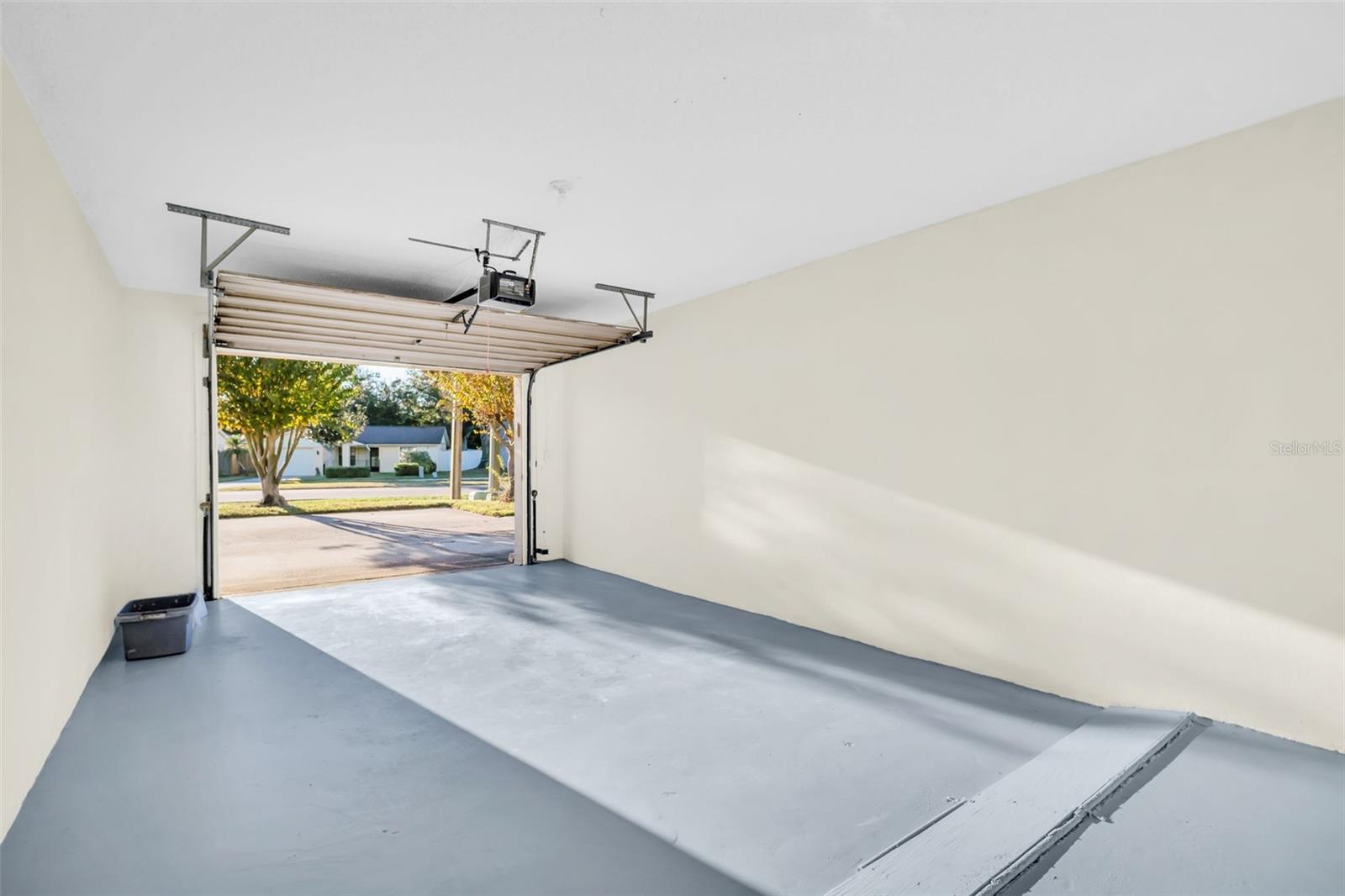 HIGHLAND LAKES VILLAS ON THE GREEN - Residential