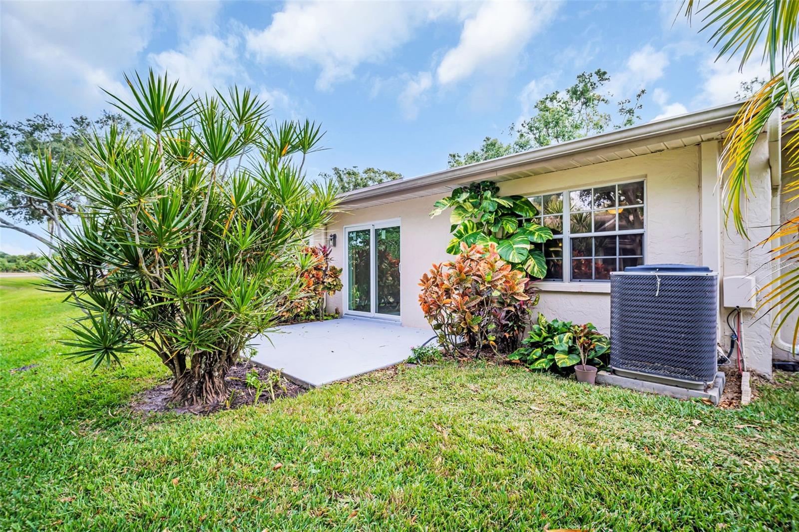 HIGHLAND LAKES VILLAS ON THE GREEN - Residential