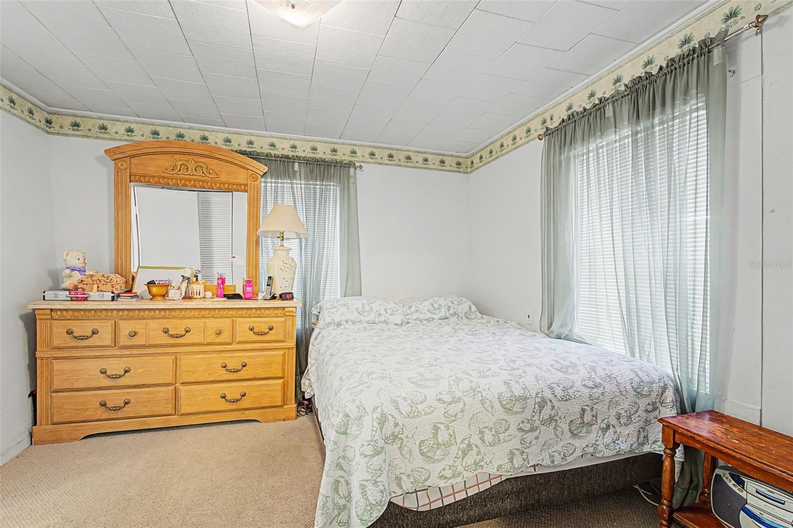 NEWTOWN HEIGHTS FIRST ADD TO - Residential