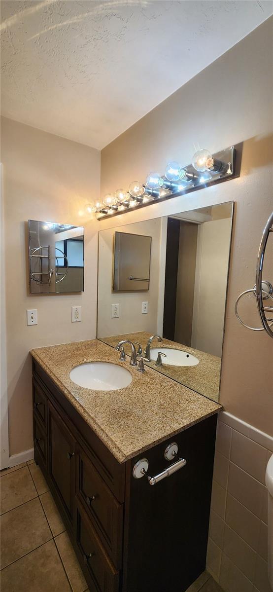 SOUTHFORK OAKS - Residential Lease
