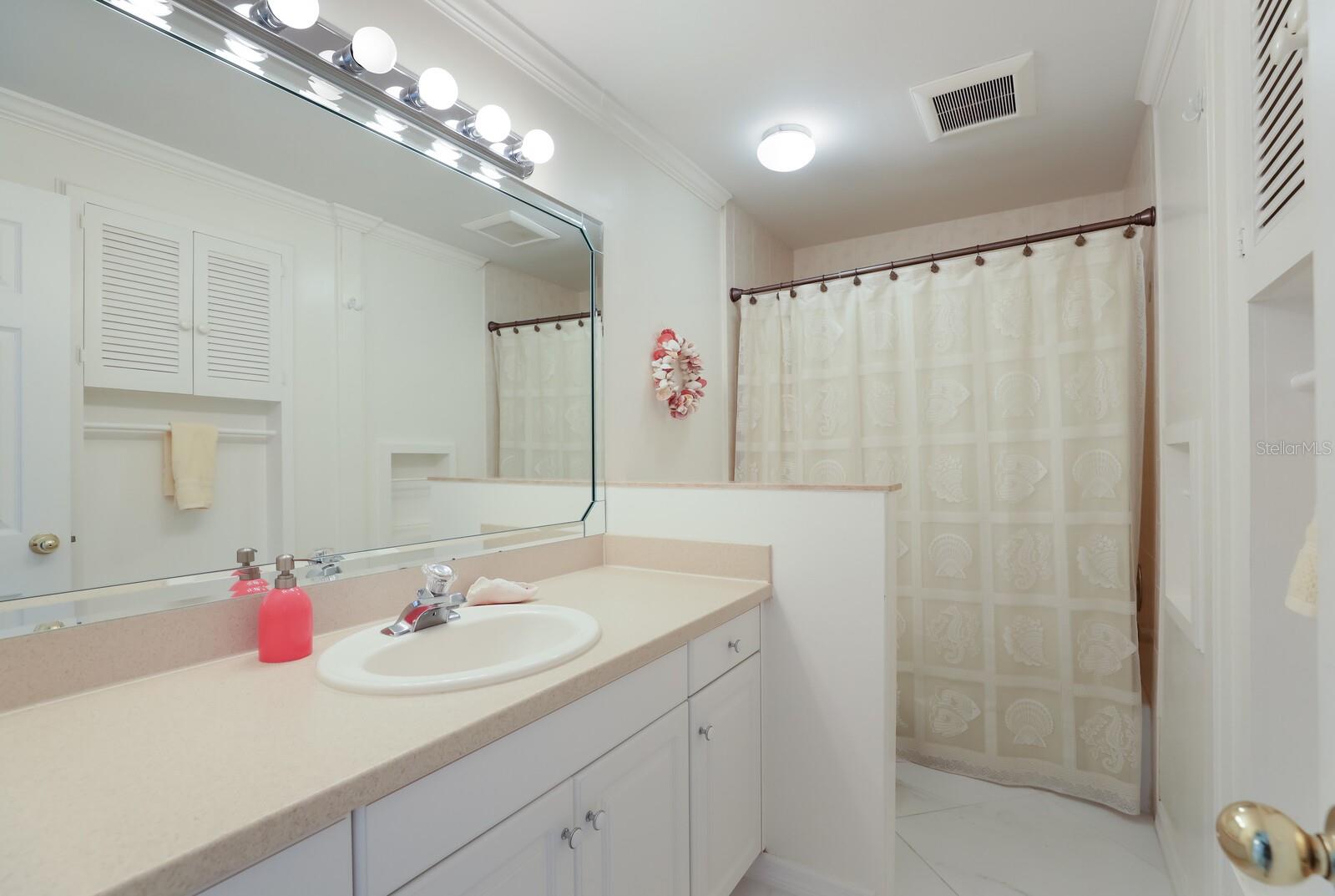 SPANISH MAIN YACHT CLUB CONDO - Residential Lease