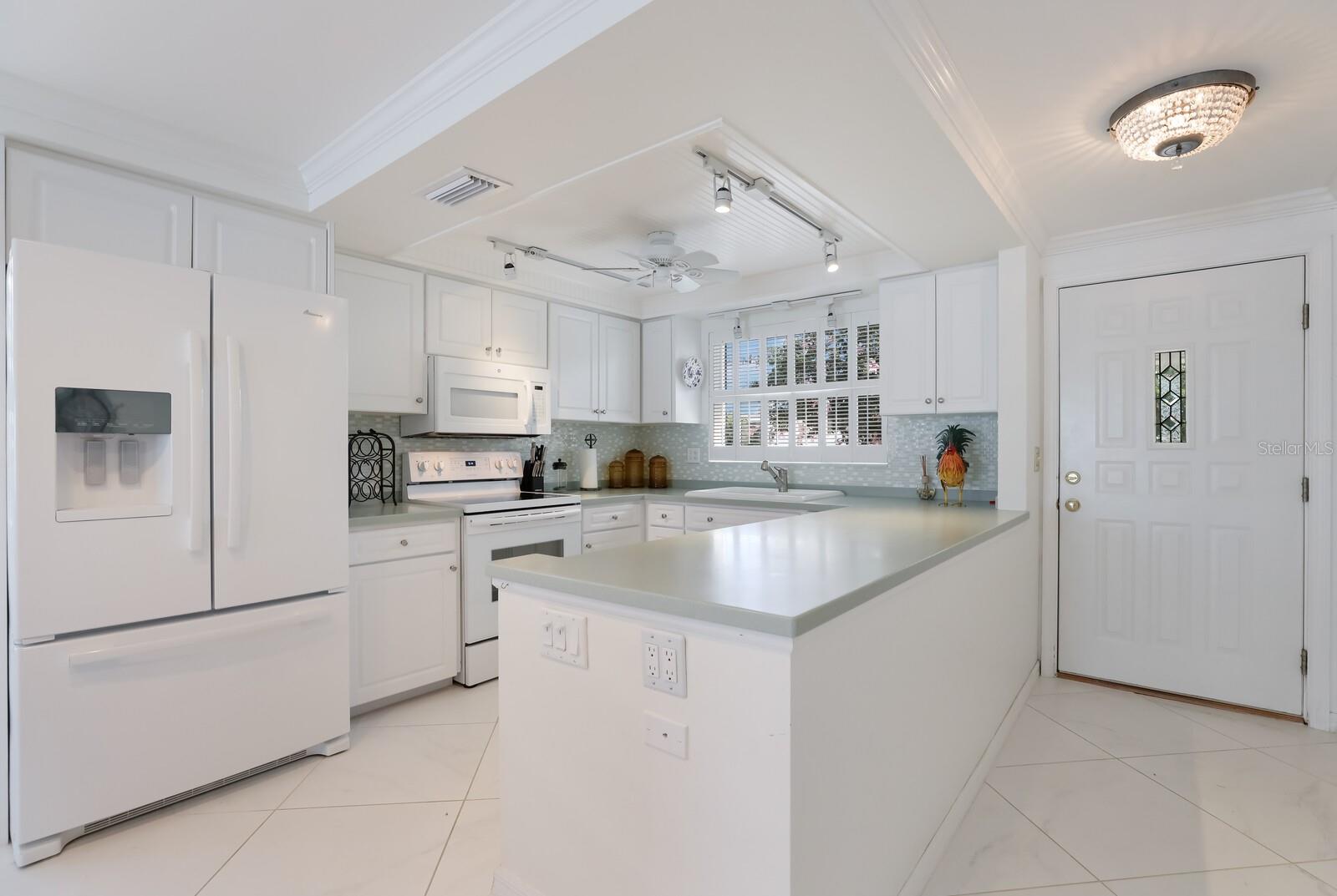 SPANISH MAIN YACHT CLUB CONDO - Residential Lease