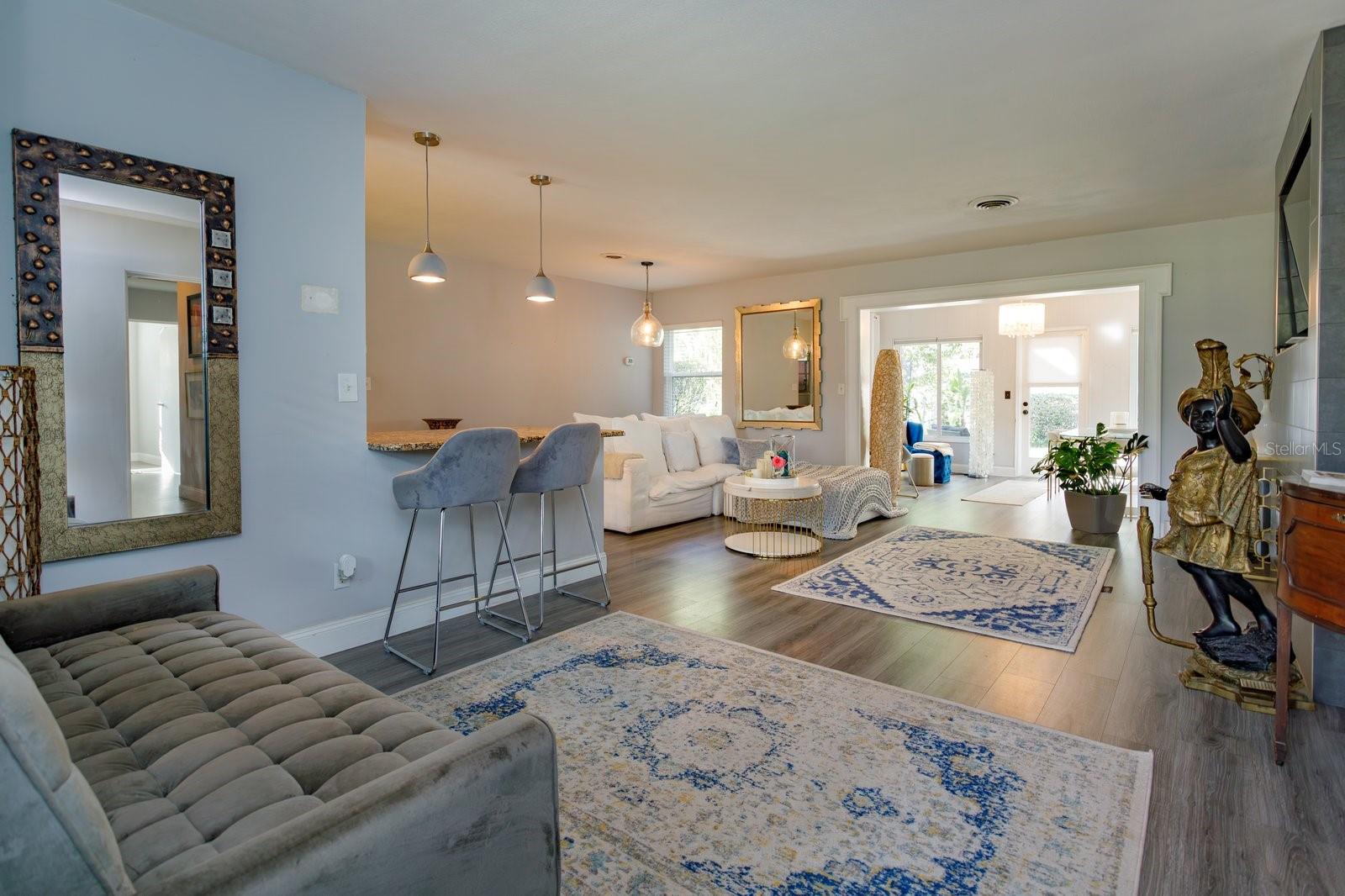 DOVER SHORES SEVENTH ADD - Residential