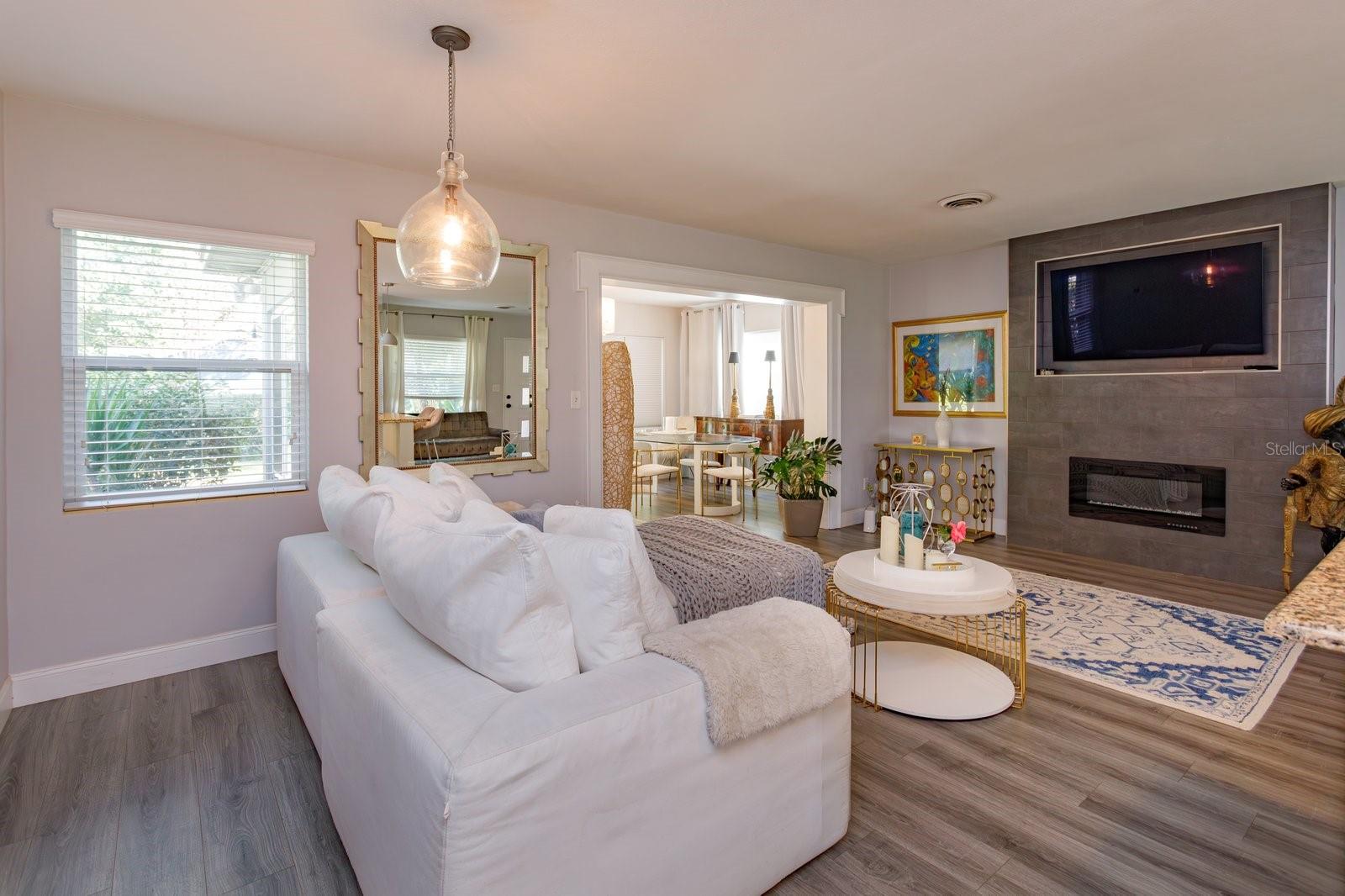 DOVER SHORES SEVENTH ADD - Residential