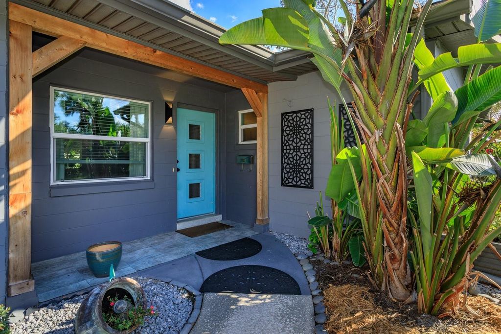 Photo of 1105 Strathmore Drive, Orlando, FL 32806 (MLS # O6373399)