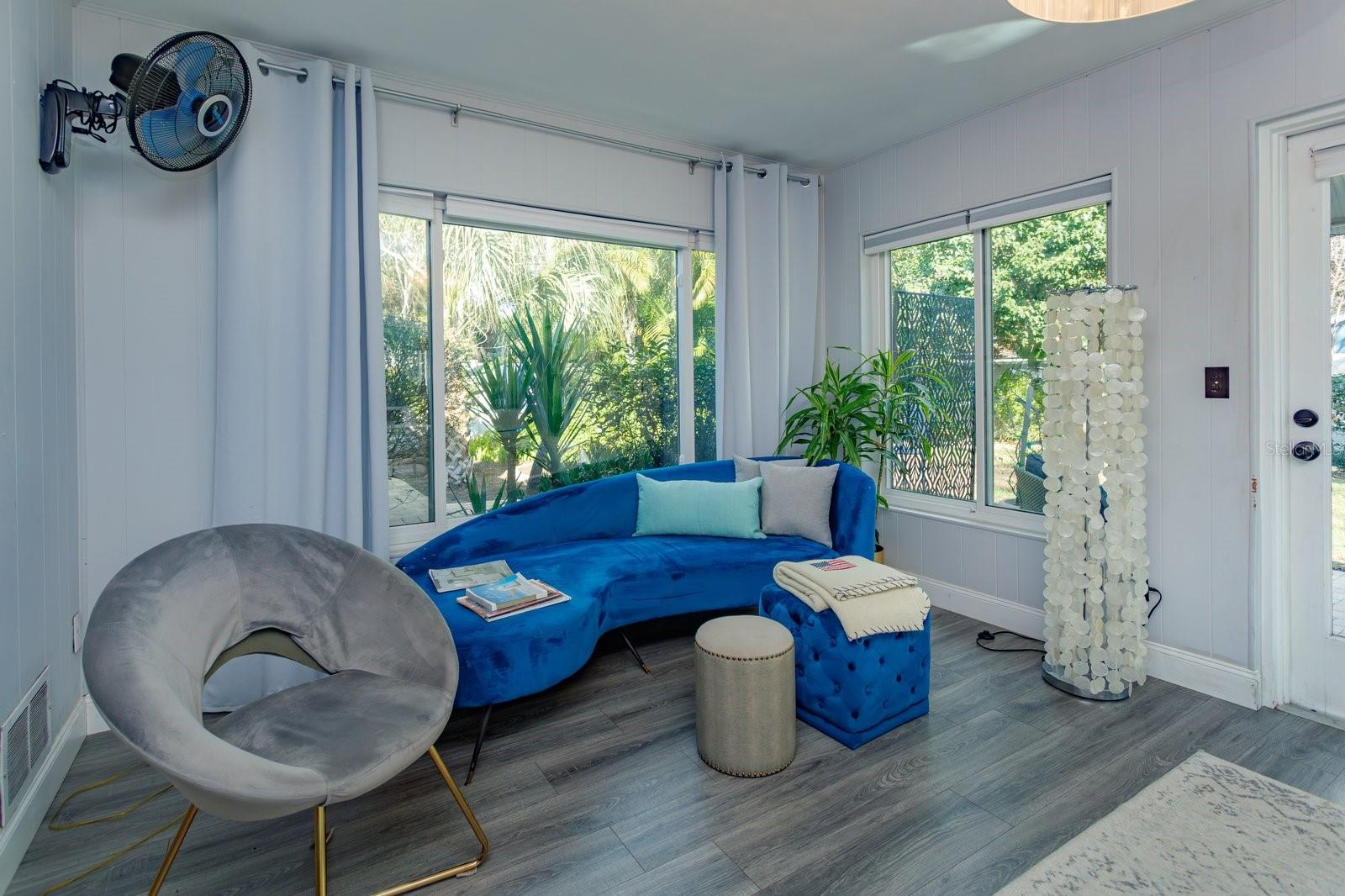 DOVER SHORES SEVENTH ADD - Residential