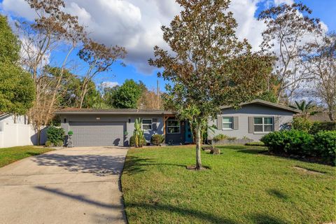 Photo of 1105 Strathmore Drive, Orlando, FL 32806 (MLS # O6373399)