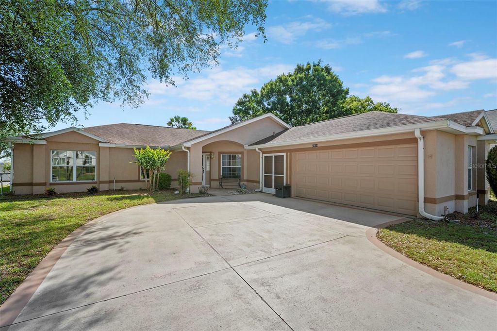 Photo of 24618 Stillridge Ct, Leesburg, FL 34748 (MLS # L4961241)
