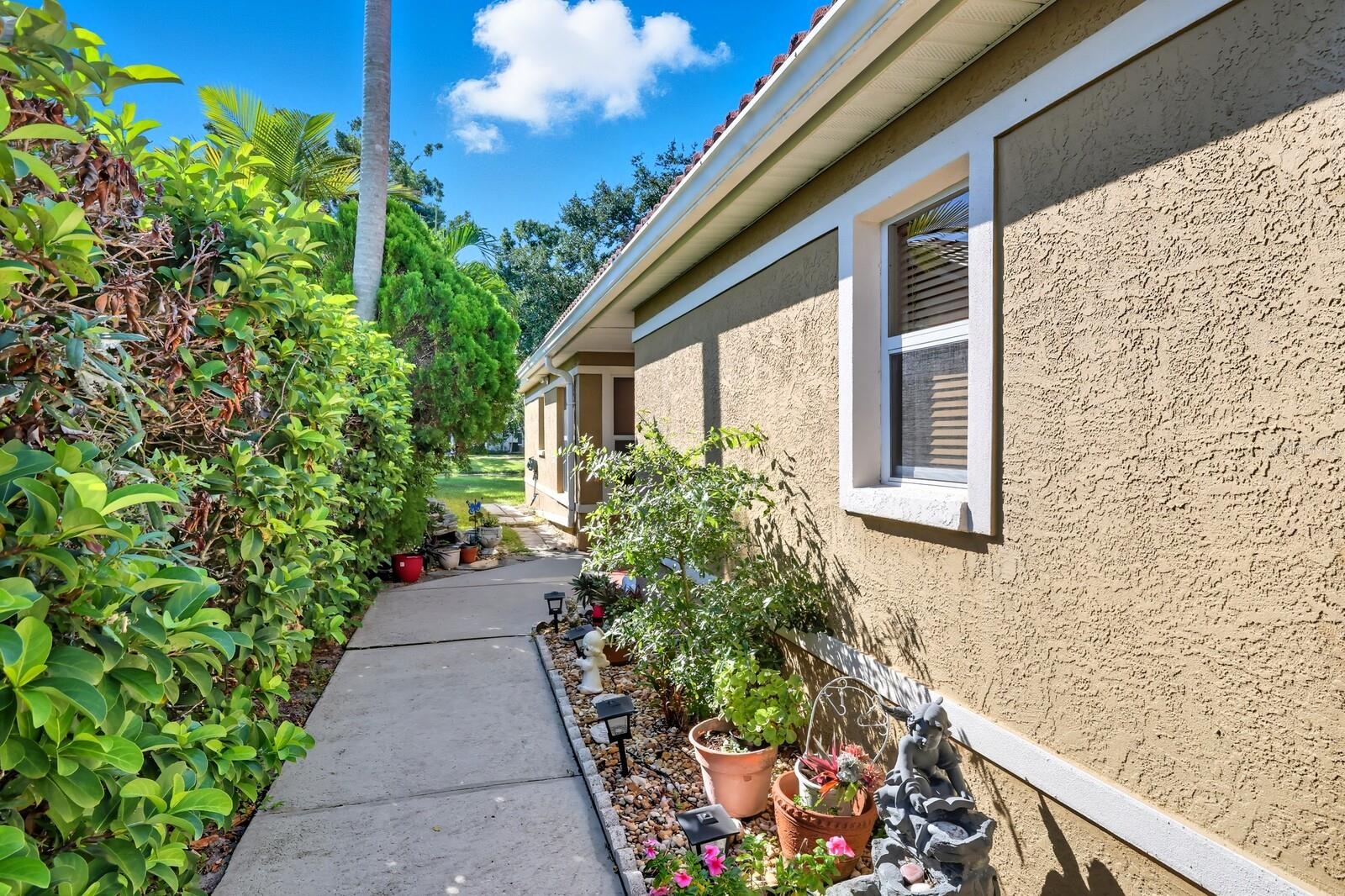 5508 GARDENS DRIVE