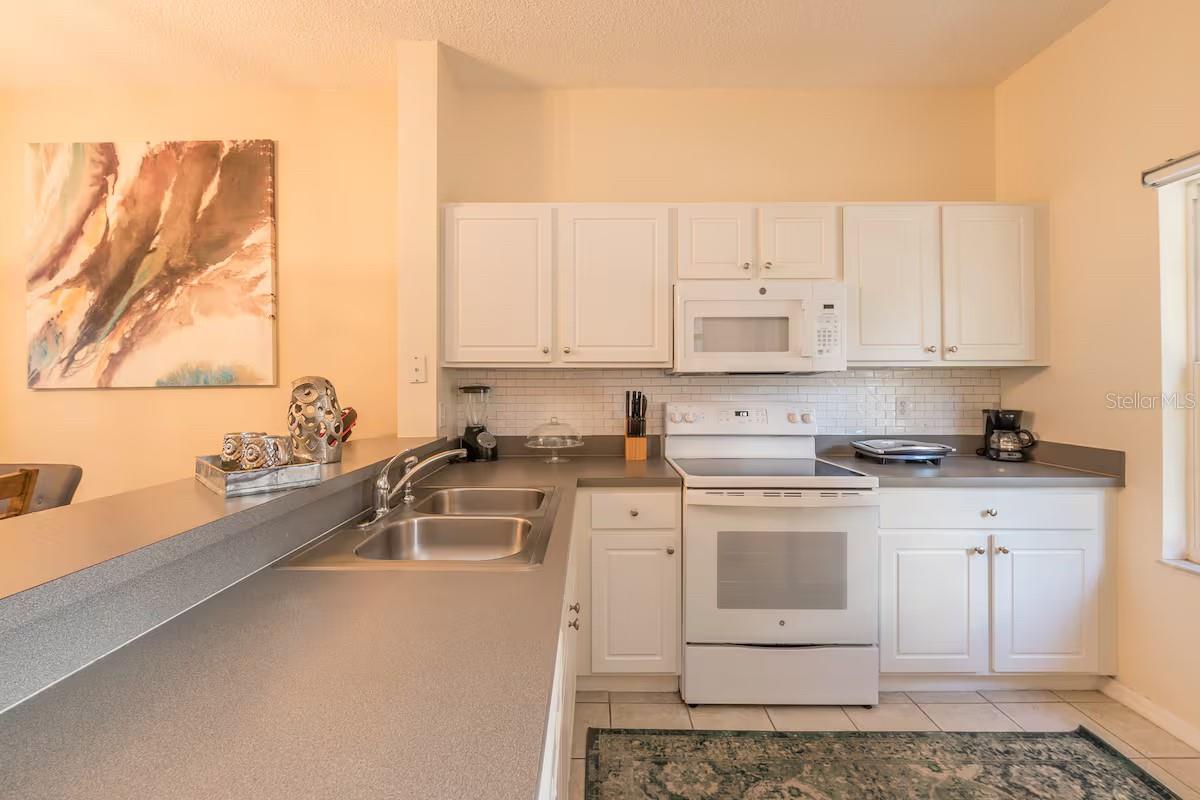 EMERALD ISLAND RESORT REPLAT - Residential
