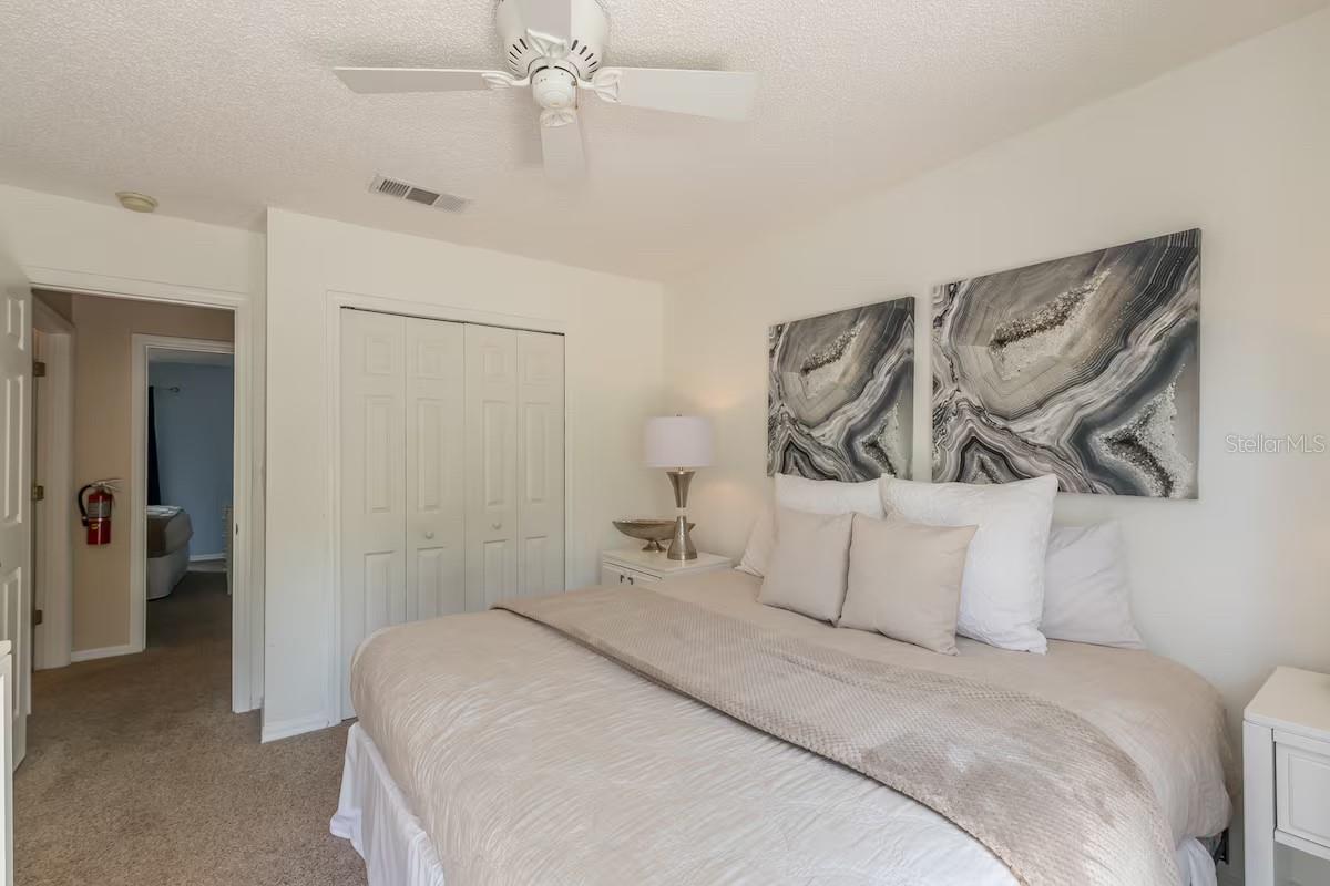 EMERALD ISLAND RESORT REPLAT - Residential