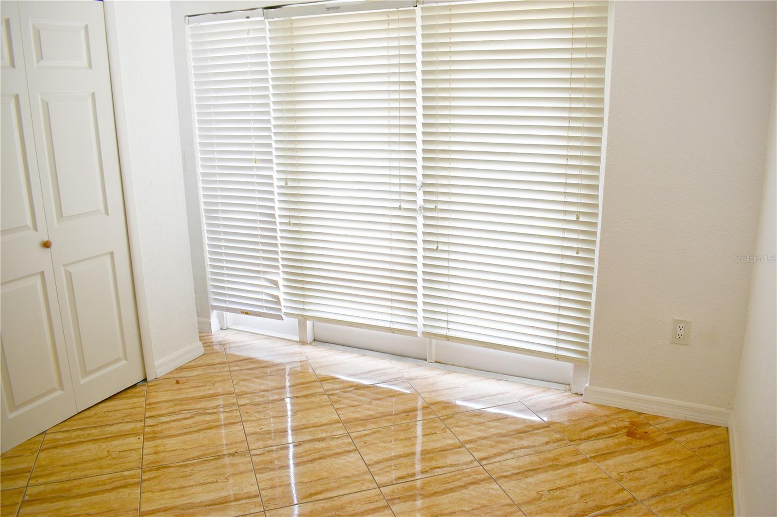 HOLIDAY LAKE ESTATES - Residential Lease