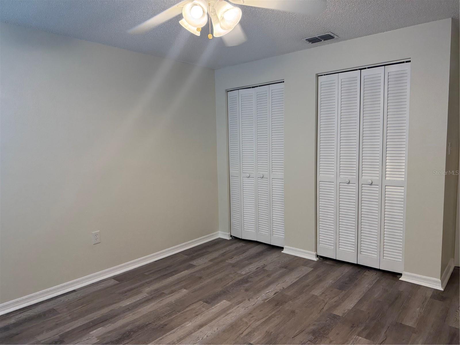 COUNTRY LAKE CONDO PH 01 - Residential