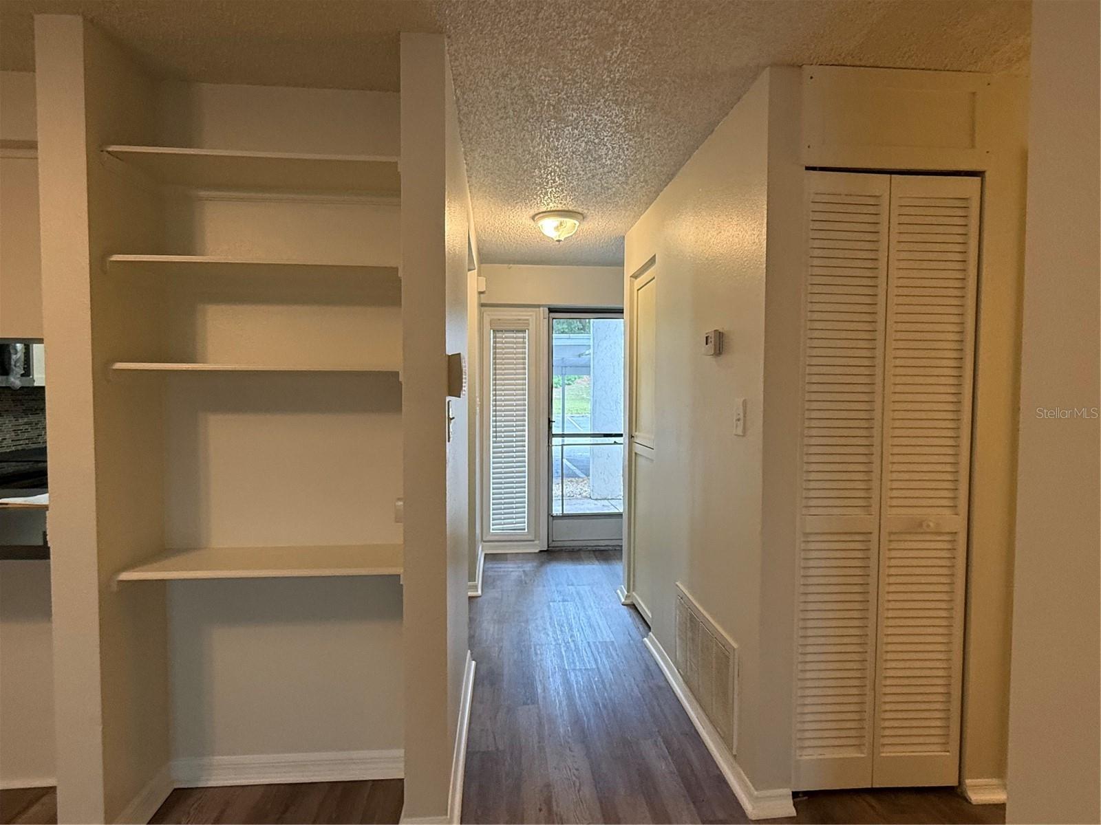 COUNTRY LAKE CONDO PH 01 - Residential