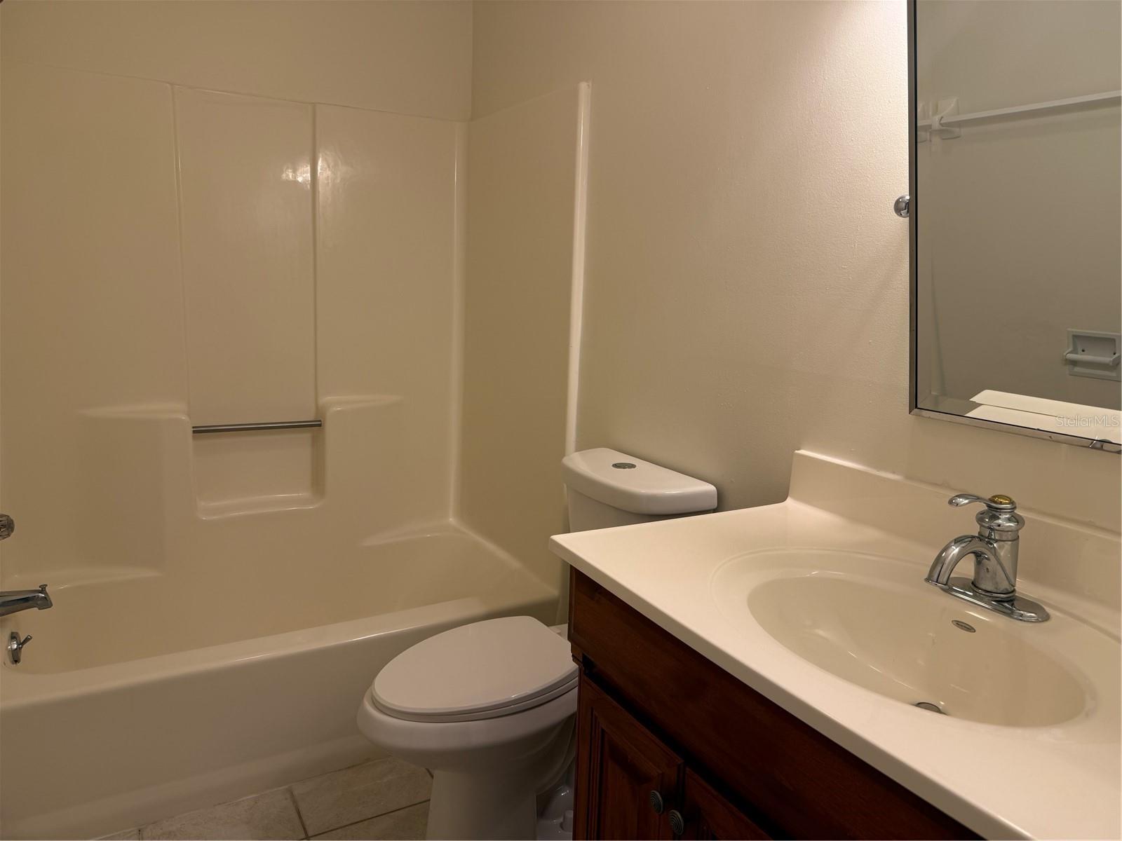 COUNTRY LAKE CONDO PH 01 - Residential