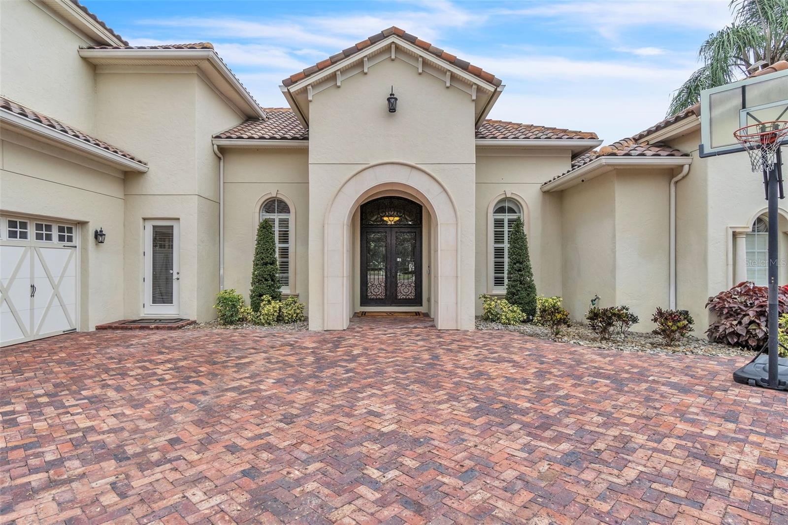 9729 LAKE HUGH DRIVE