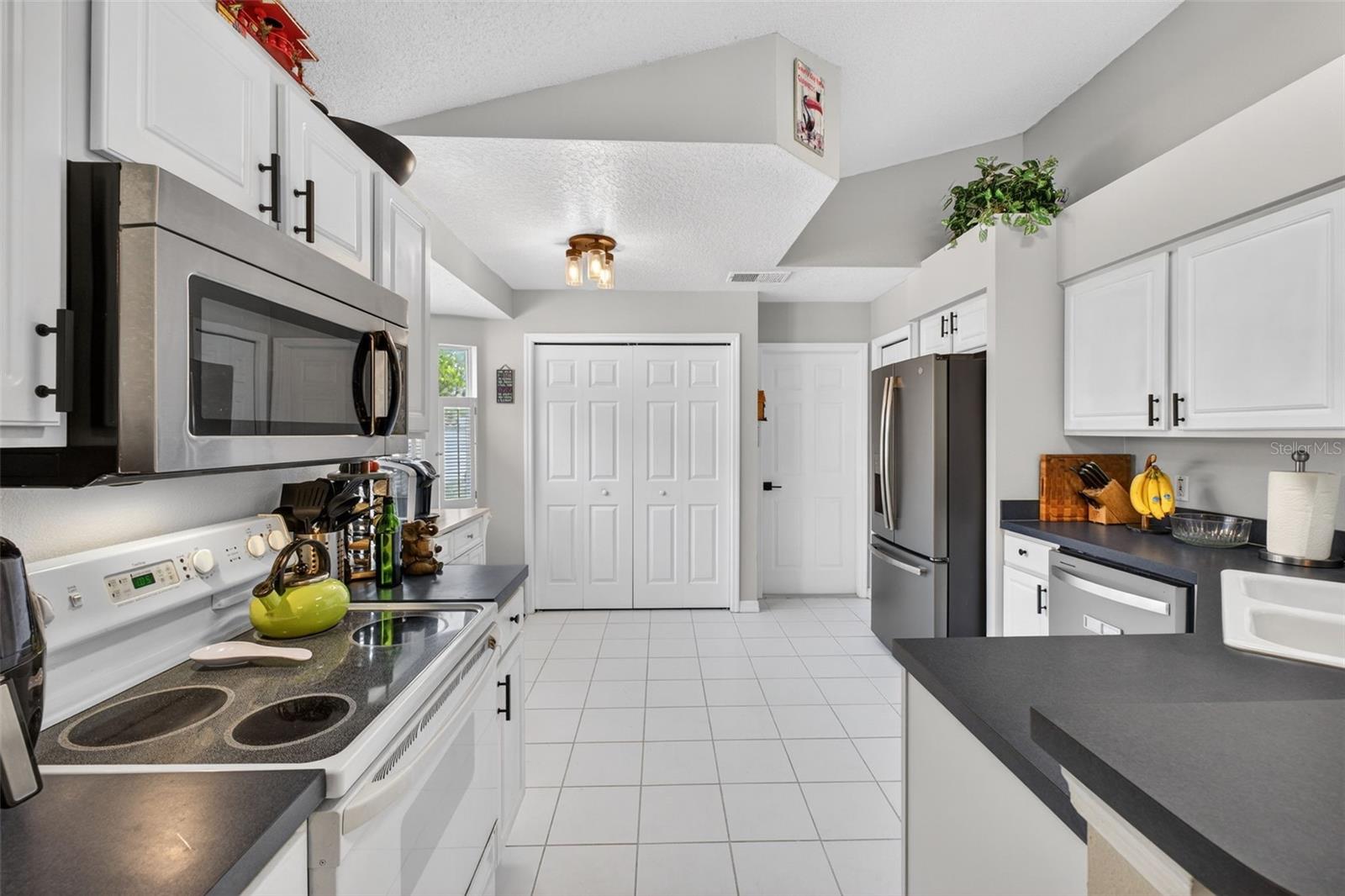 THOUSAND OAKS PH 02 - Residential