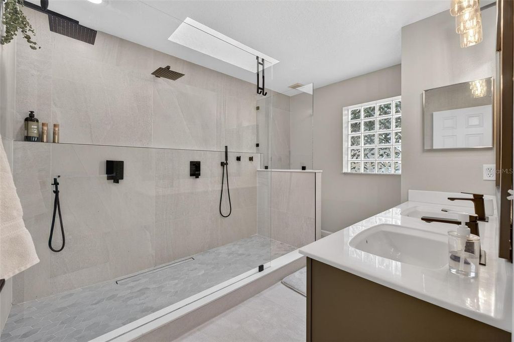 Photo of 257 Oak Chase Place, Davenport, FL 33896 (MLS # O6387177)