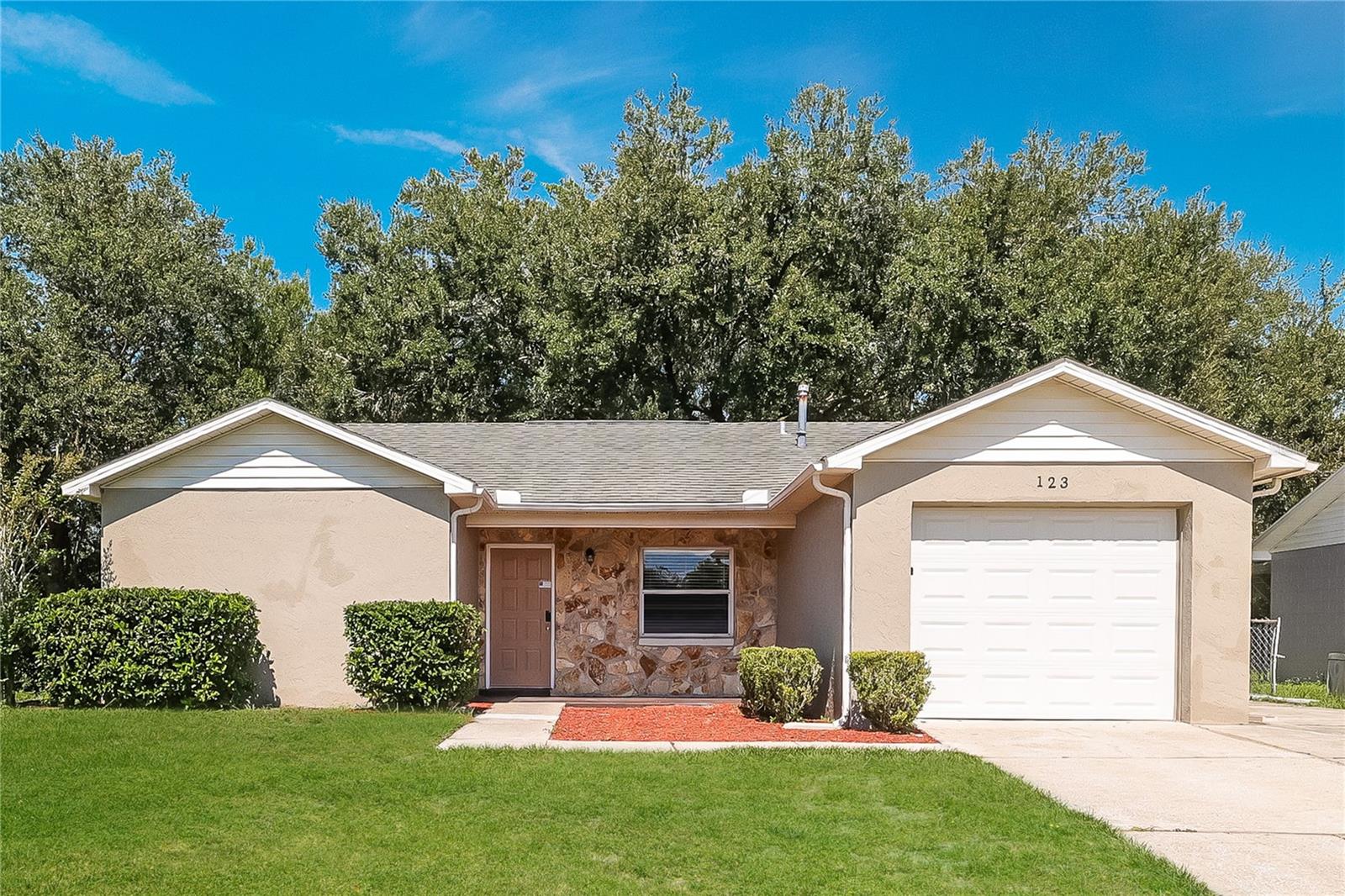 DELTONA LAKES UNIT 53 - Residential Lease