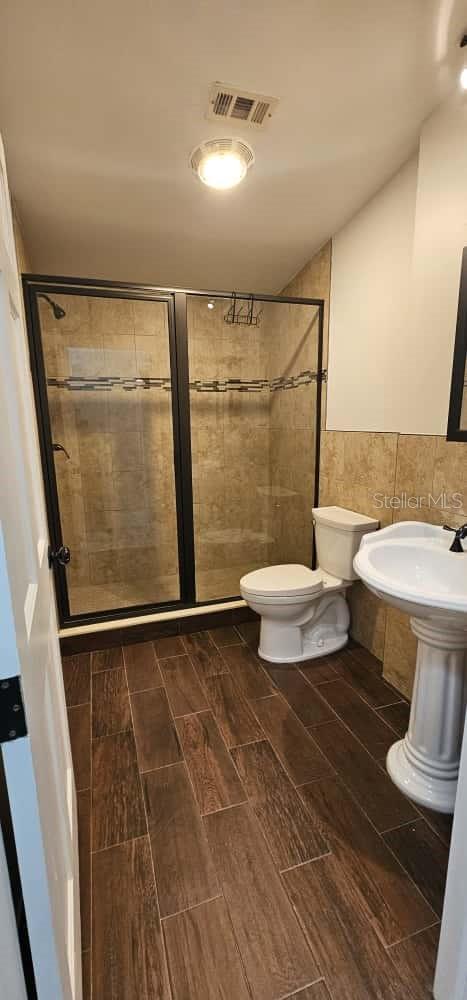 COUNTRY GREEN PH 01 UNIT 02 - Residential Lease