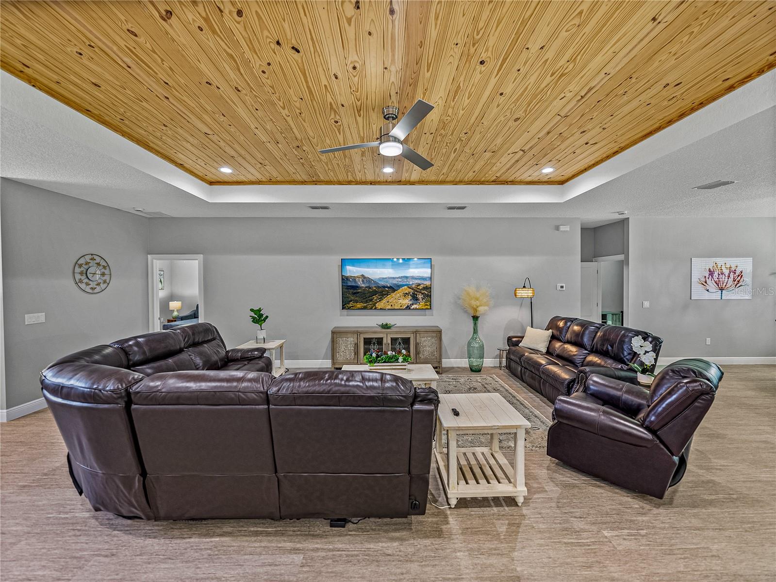 Photo 14 of 68 of 11521 PINE HOLLOW WAY house