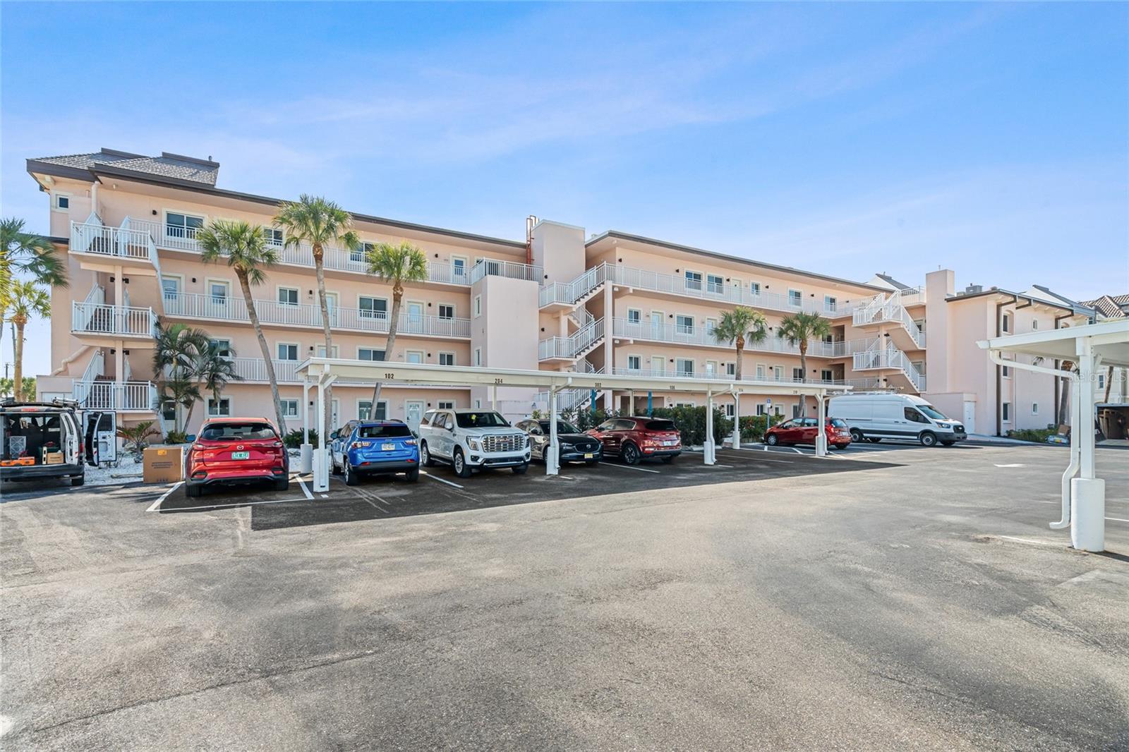 SUNSET ROYALE - Residential