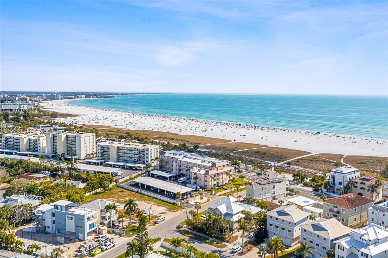 SUNSET ROYALE - Residential