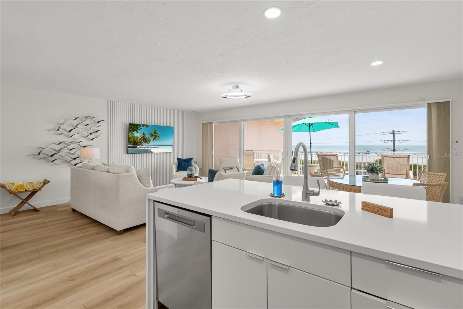 SUNSET ROYALE - Residential