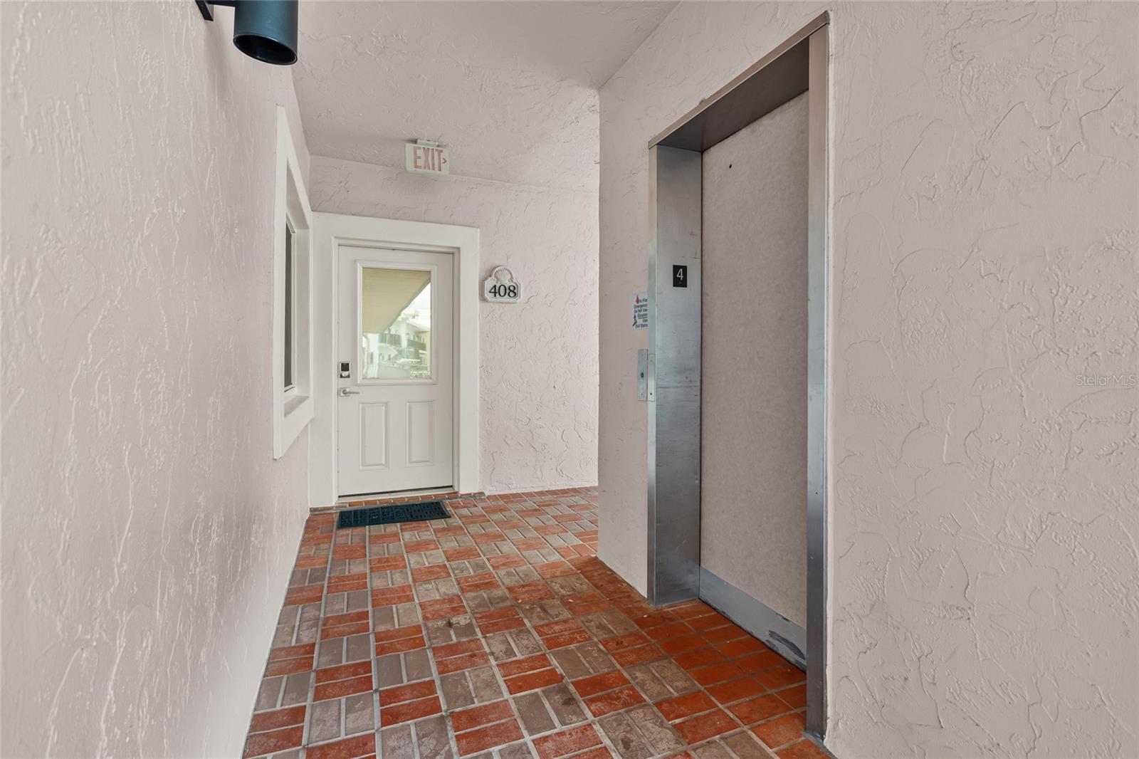 SUNSET ROYALE - Residential