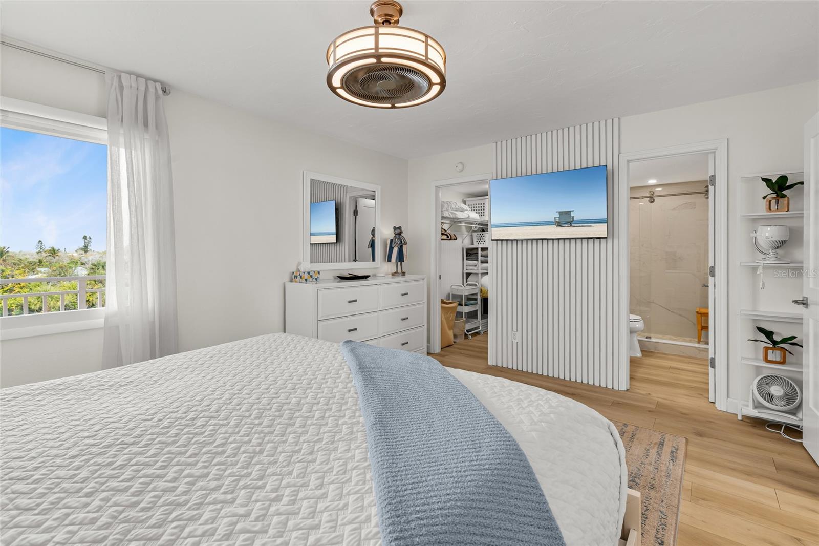 SUNSET ROYALE - Residential