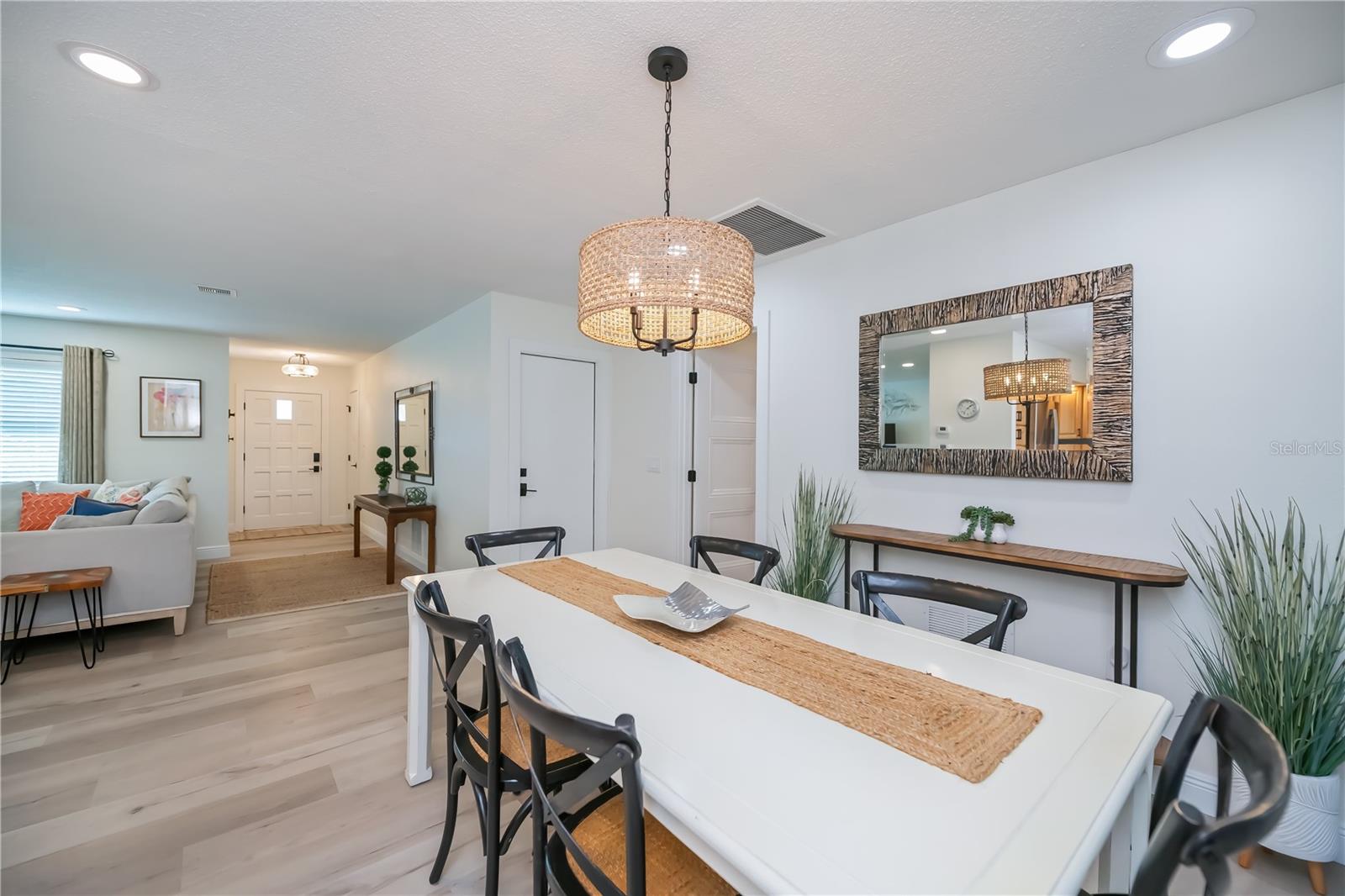 SOUTH VENICE - Residential