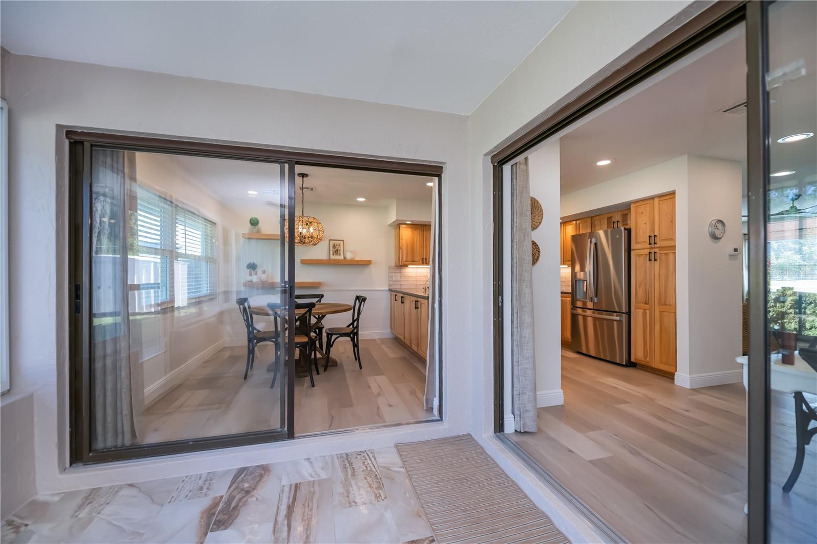 SOUTH VENICE - Residential