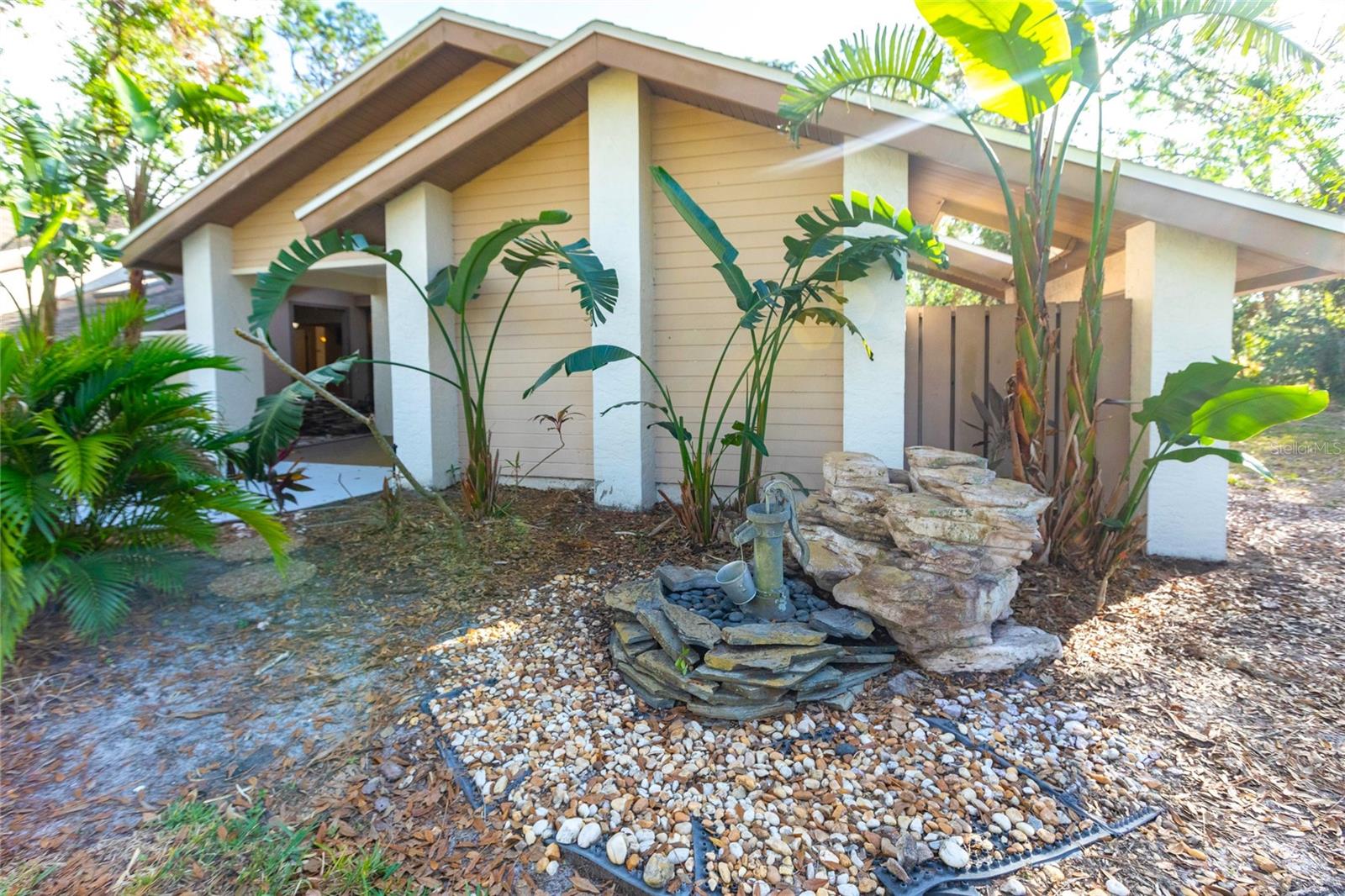 5131 WILLOW LEAF DRIVE