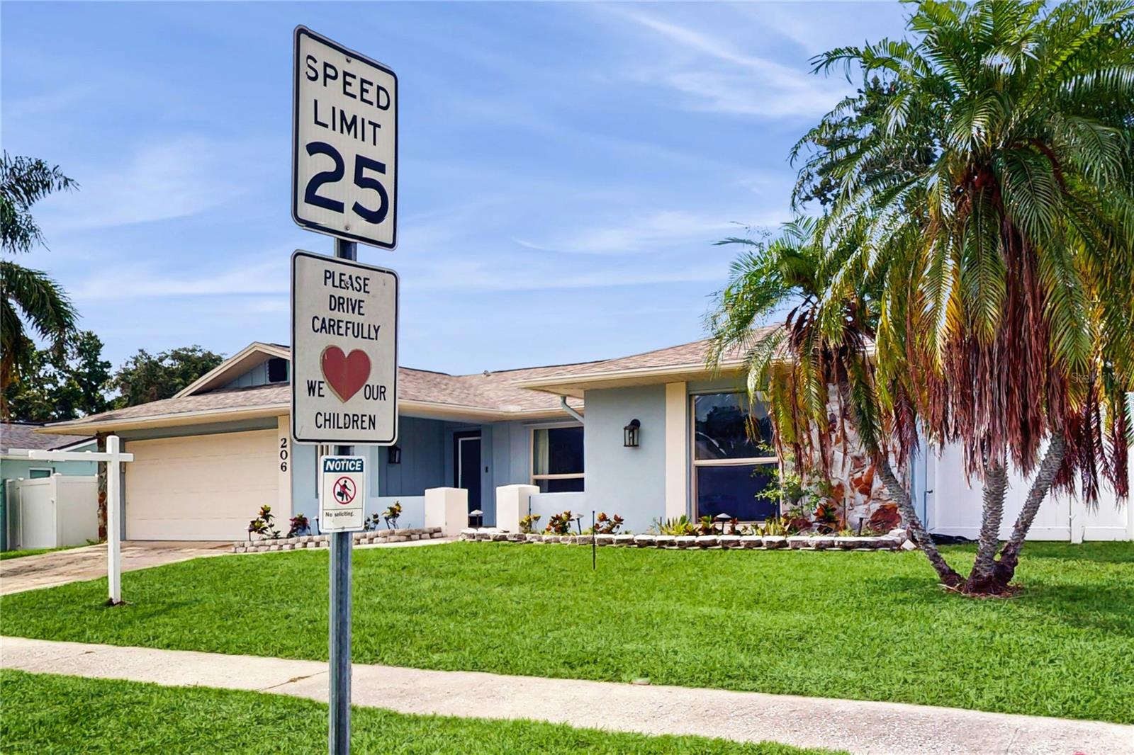 206 HILLCREST DRIVE