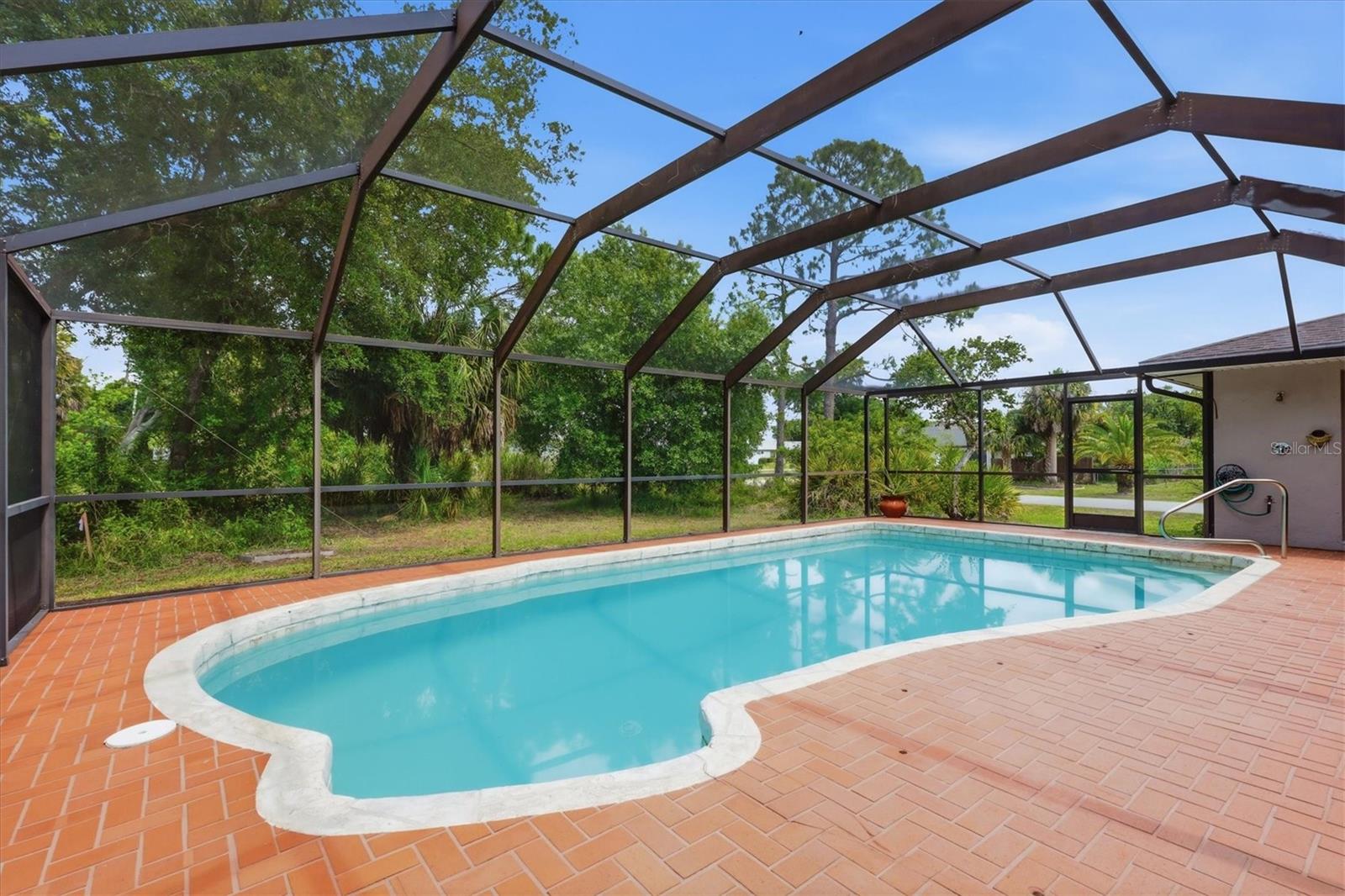 1114 DEWHURST STREET