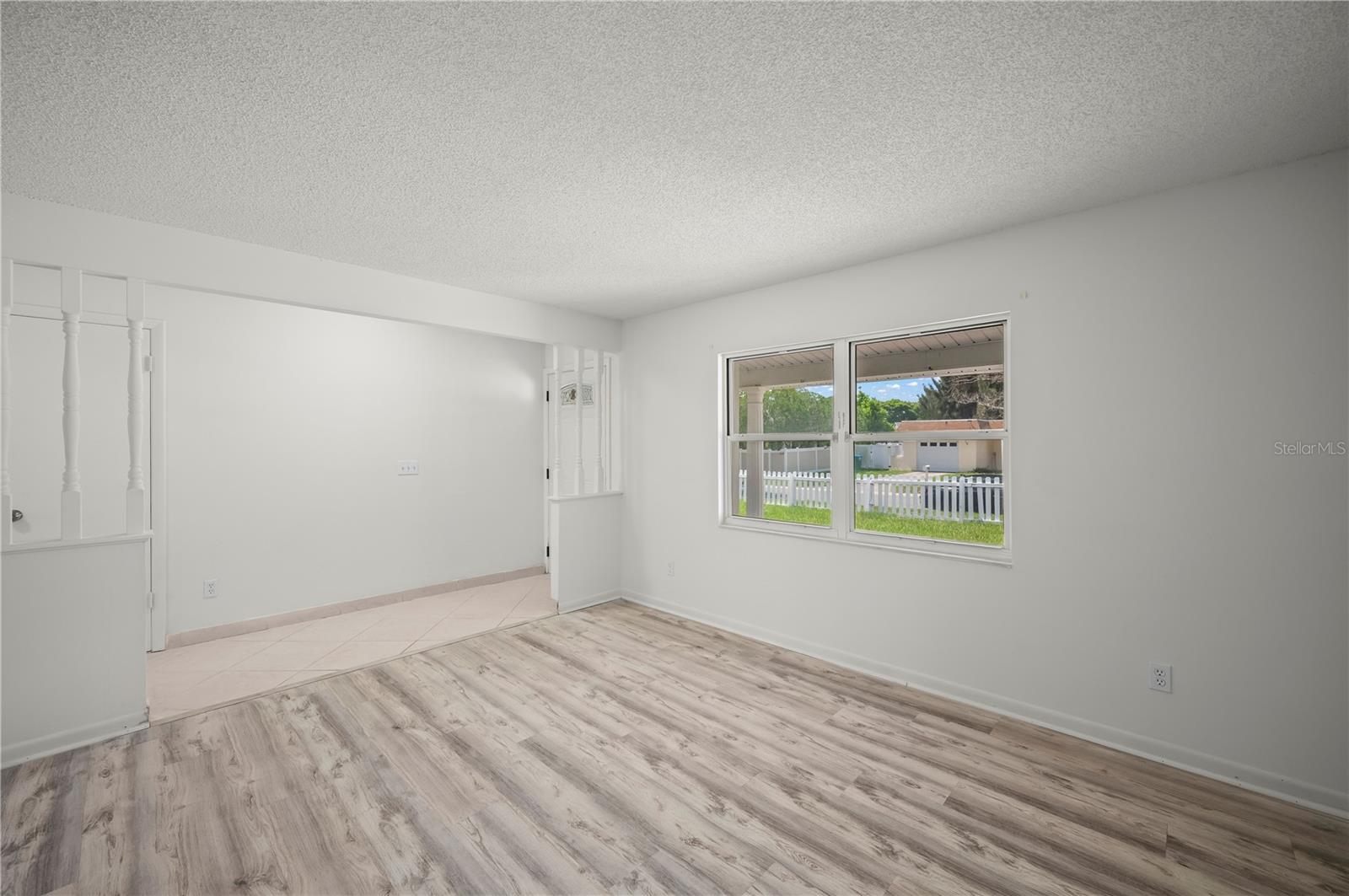 405 N HAWTHORN CIRCLE