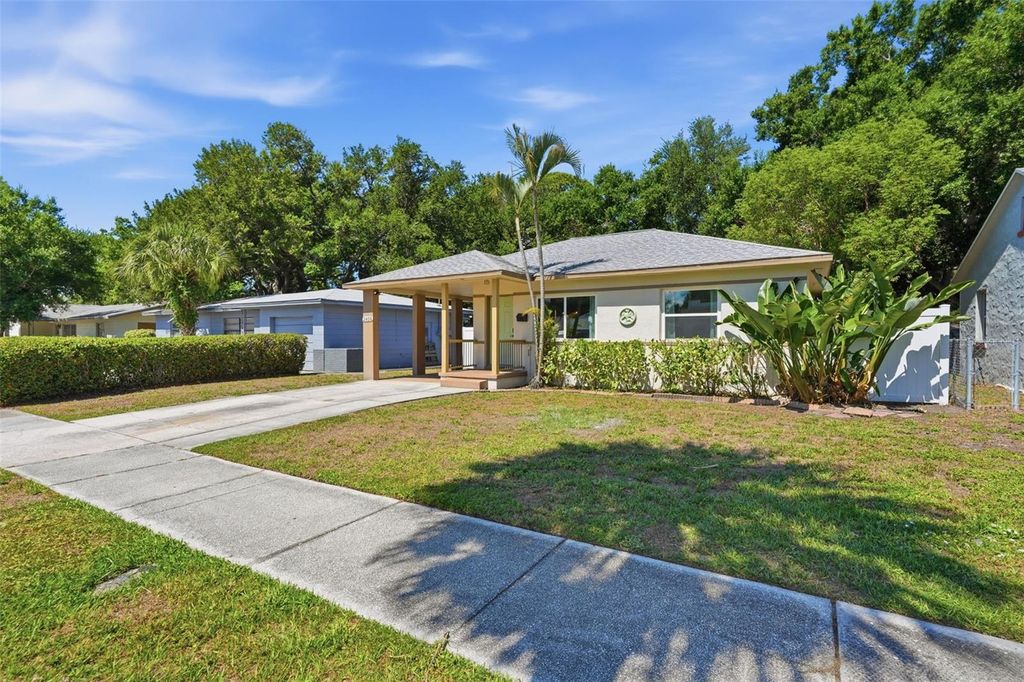 Photo of 2855 Valencia Way S, St Petersburg, FL 33705 (MLS # TB8509887)