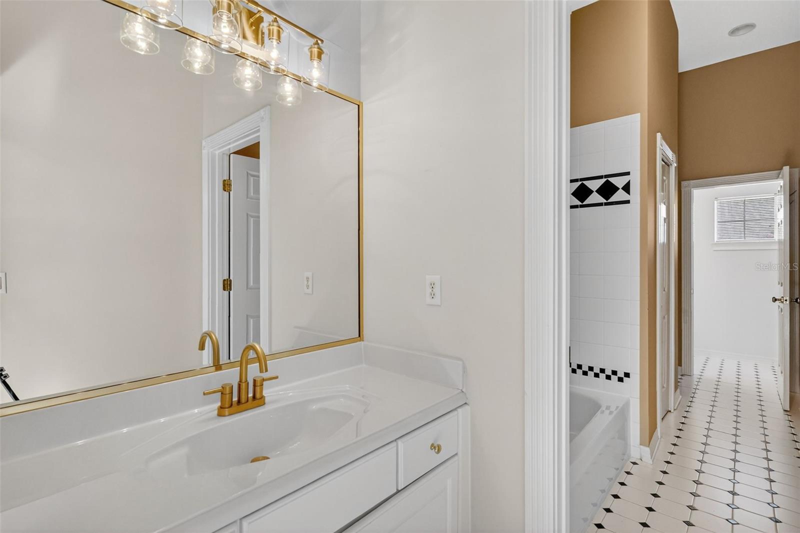 COUNTRY CLUB MOUNT DORA - Residential