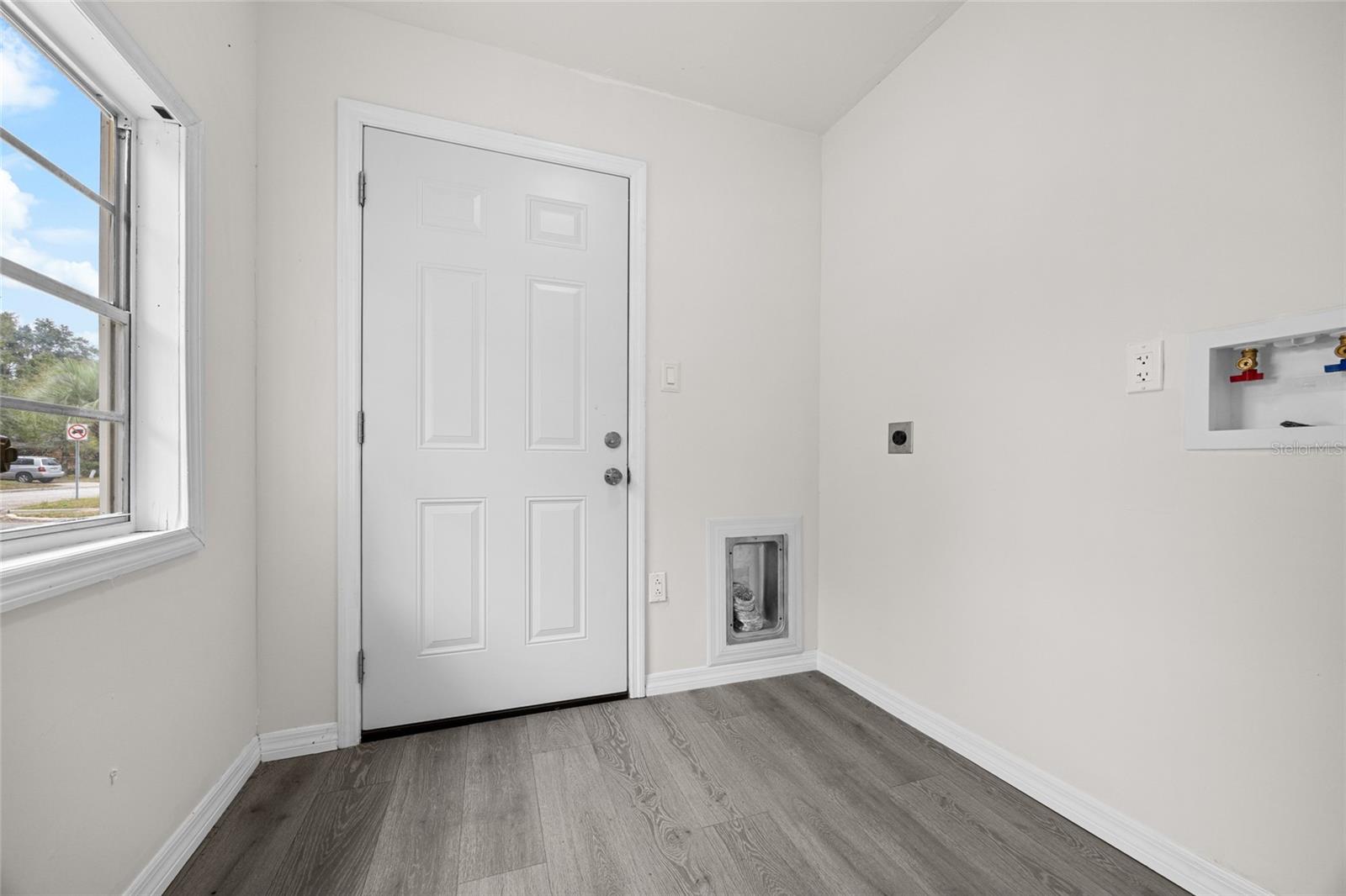 DANIEL DIXSON - Residential