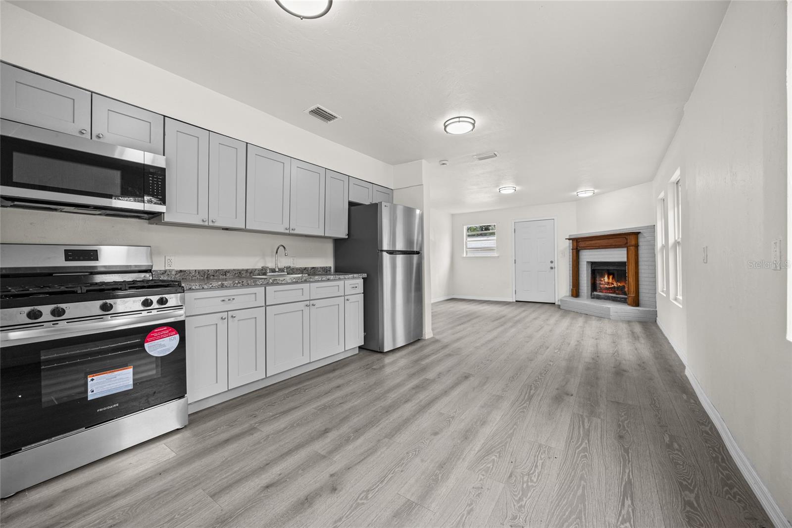 DANIEL DIXSON - Residential